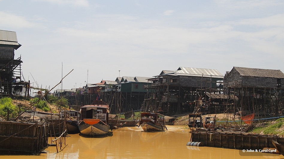 J01_1647 Life on the river.JPG